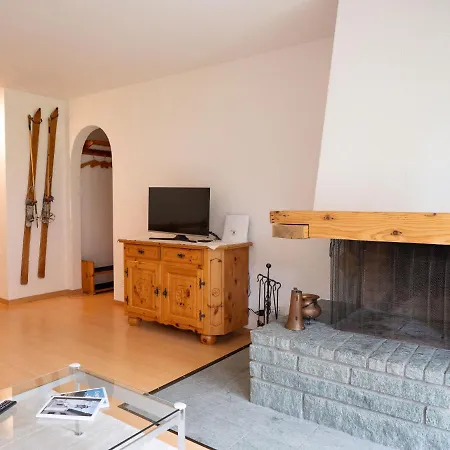 Apartamento Chesa Paluedin 10 - By Interhome *