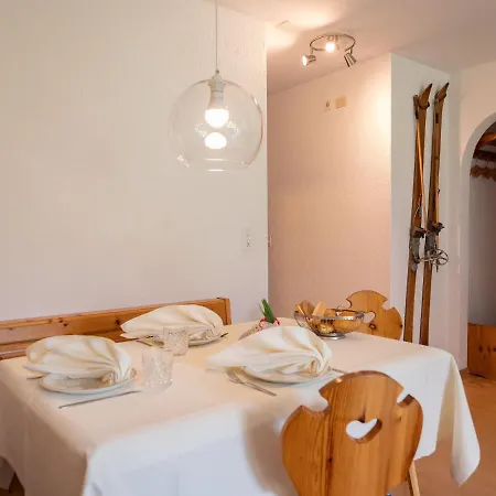Διαμέρισμα Chesa Paluedin 10 - By Interhome