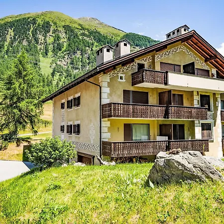 Apartamento Chesa Paluedin 10 - By Interhome *