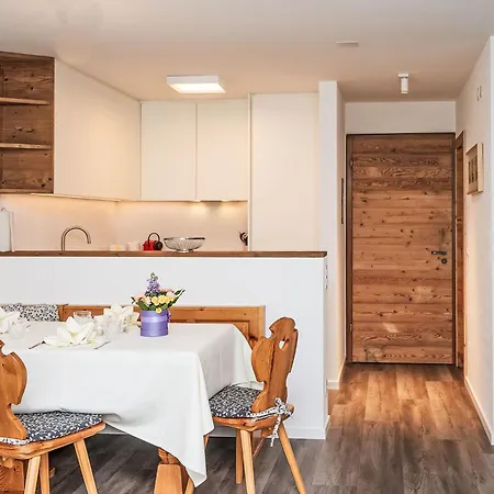Apartamento Chesa Paluedin 10 - By Interhome *