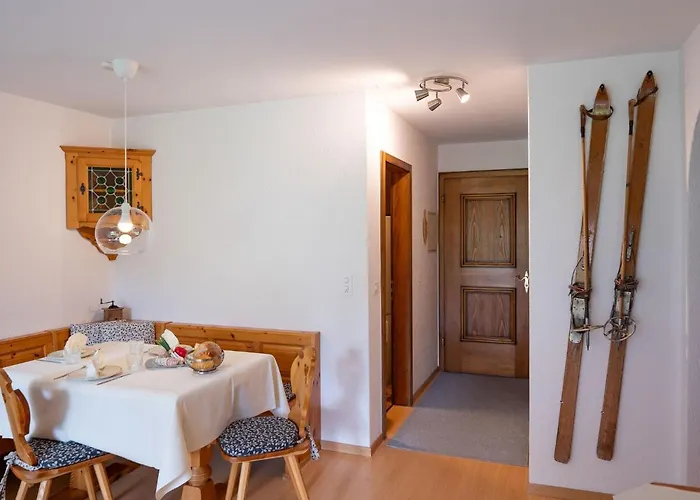 Chesa Paluedin 10 - By Interhome شقة بونتريسنا